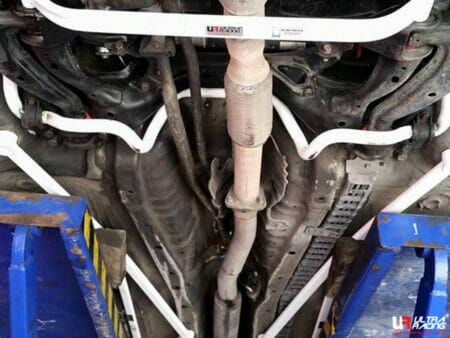 Ultra Racing Braces Honda Civic Type R – Front Anti-Roll Bar / Front Sway Bar / Front Stabilizer Bar - UR-AF27-359