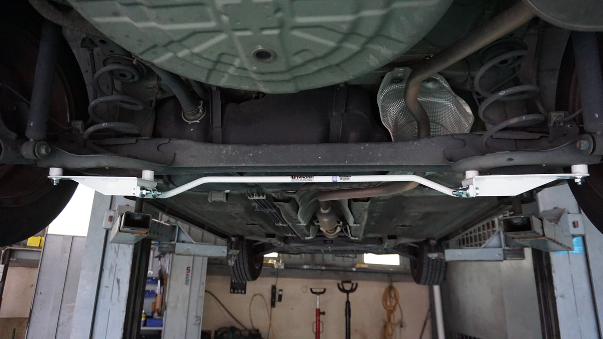 Ultra Racing Braces Nissan Almera / March / Micra / Note – Rear Anti-Roll Bar / Rear Sway Bar / Rear Stabilizer Bar