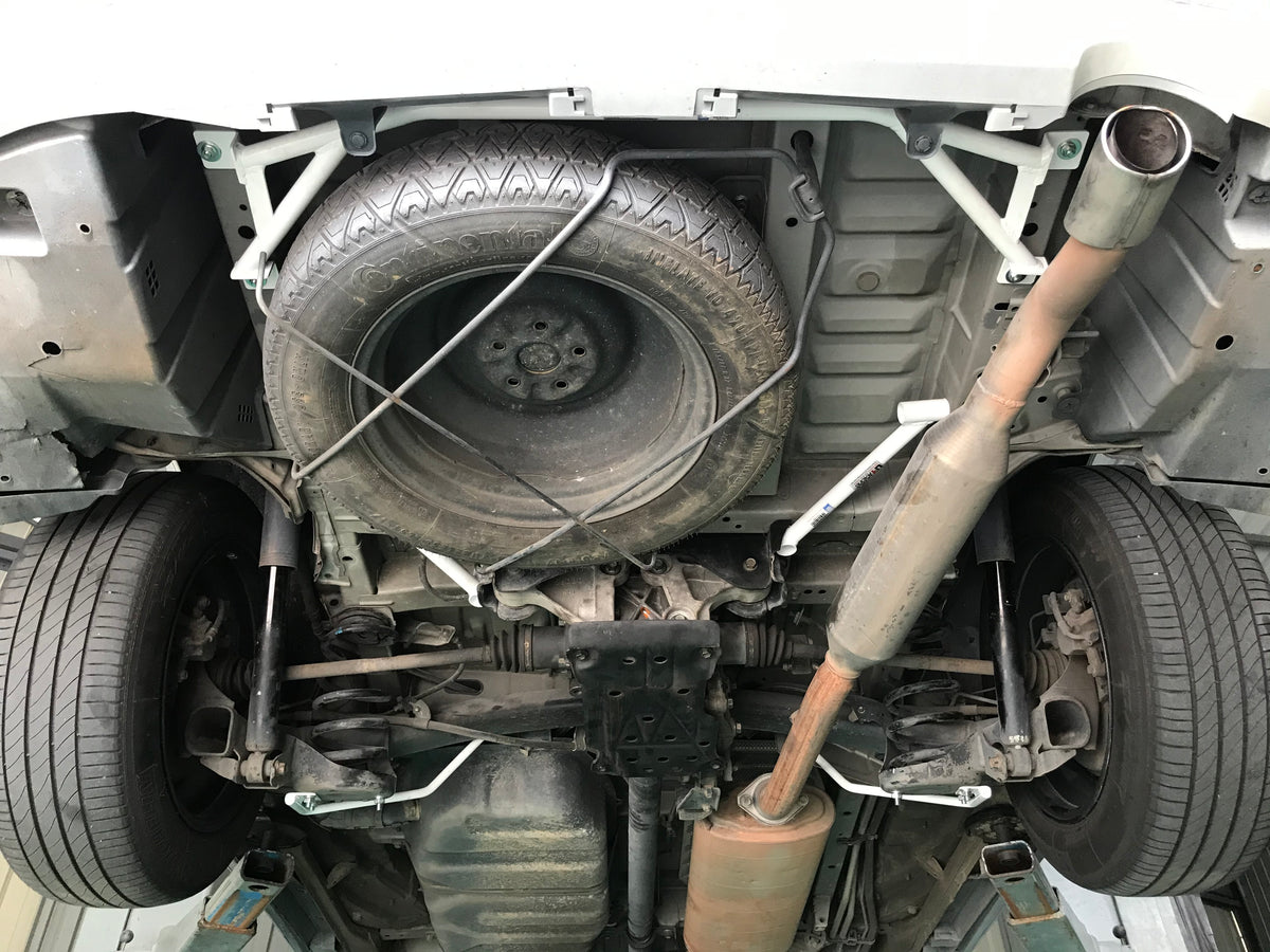 Ultra Racing Braces Toyota Alphard / Estima / Vellfire – Rear Anti-Roll Bar / Rear Sway Bar / Rear Stabilizer Bar