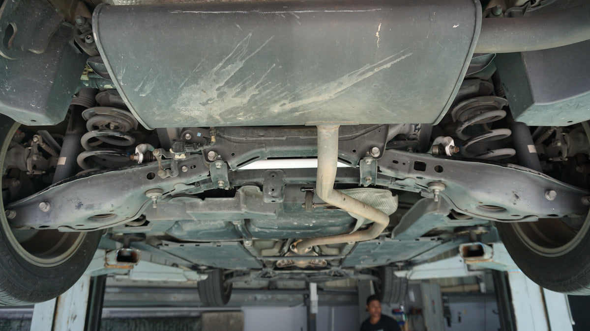 Ultra Racing Braces Lexus CT200H – Rear Anti-Roll Bar / Rear Sway Bar / Rear Stabilizer Bar