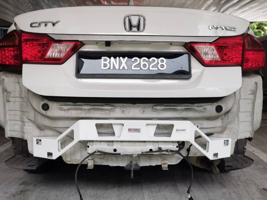 Ultra Racing Rear Anti-Collision Brace-2
