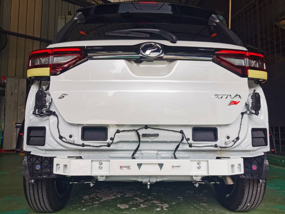 Ultra Racing Rear Anti-Collision Brace-16