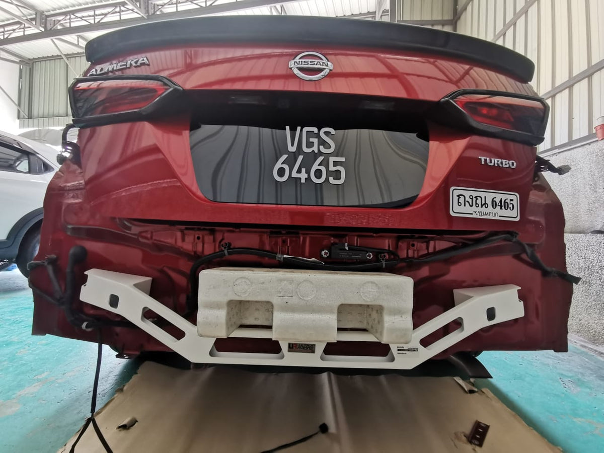 Ultra Racing Rear Anti-Collision Brace-11