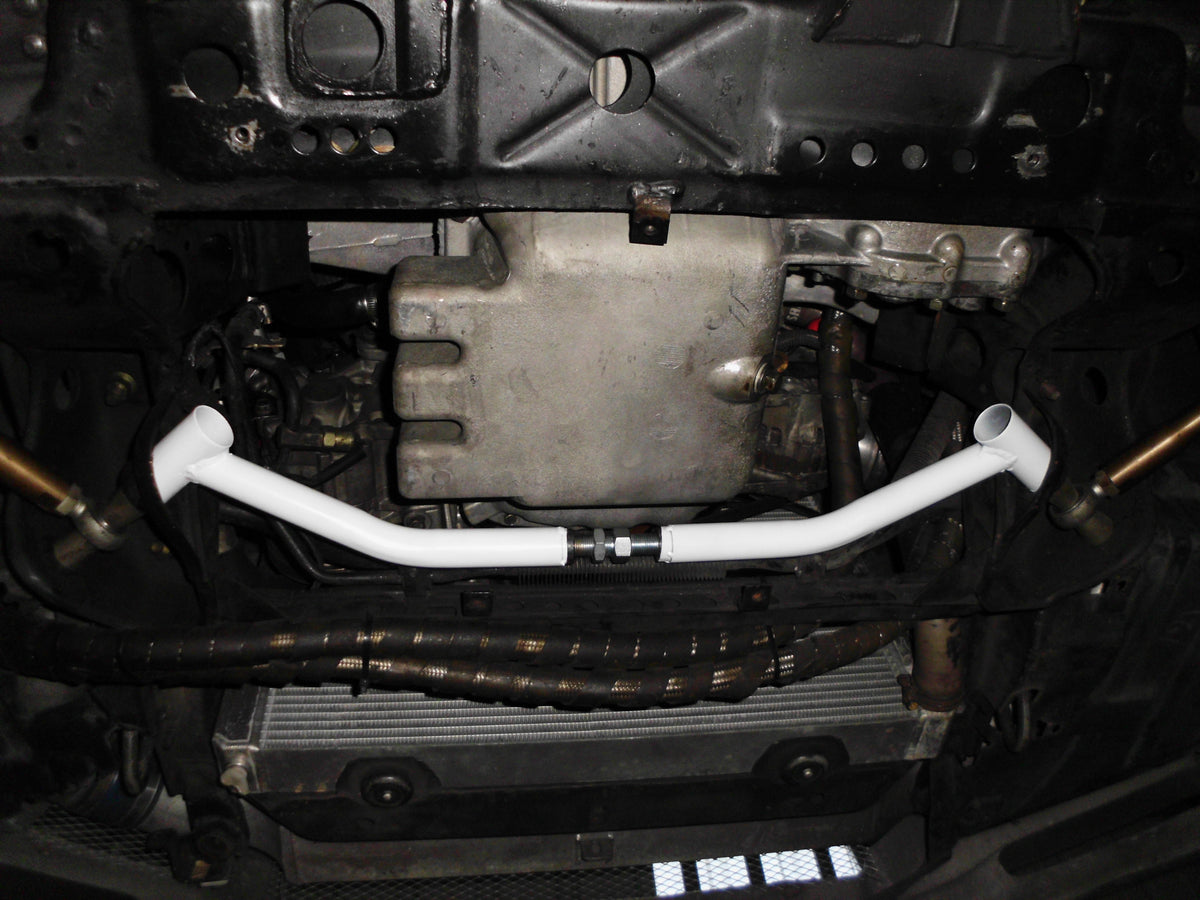 Ultra Racing Front Lower Brace-651