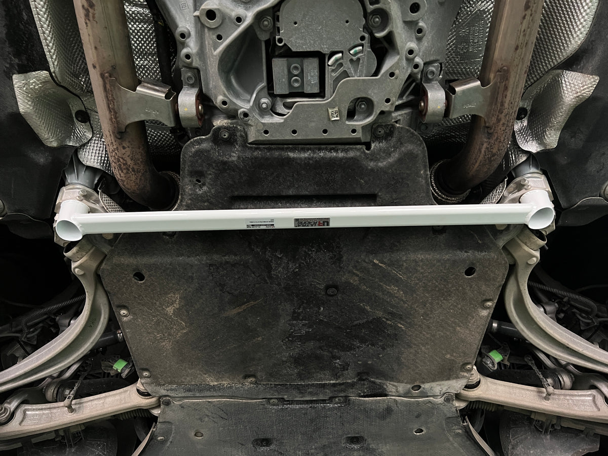 Ultra Racing Front Lower Brace-710