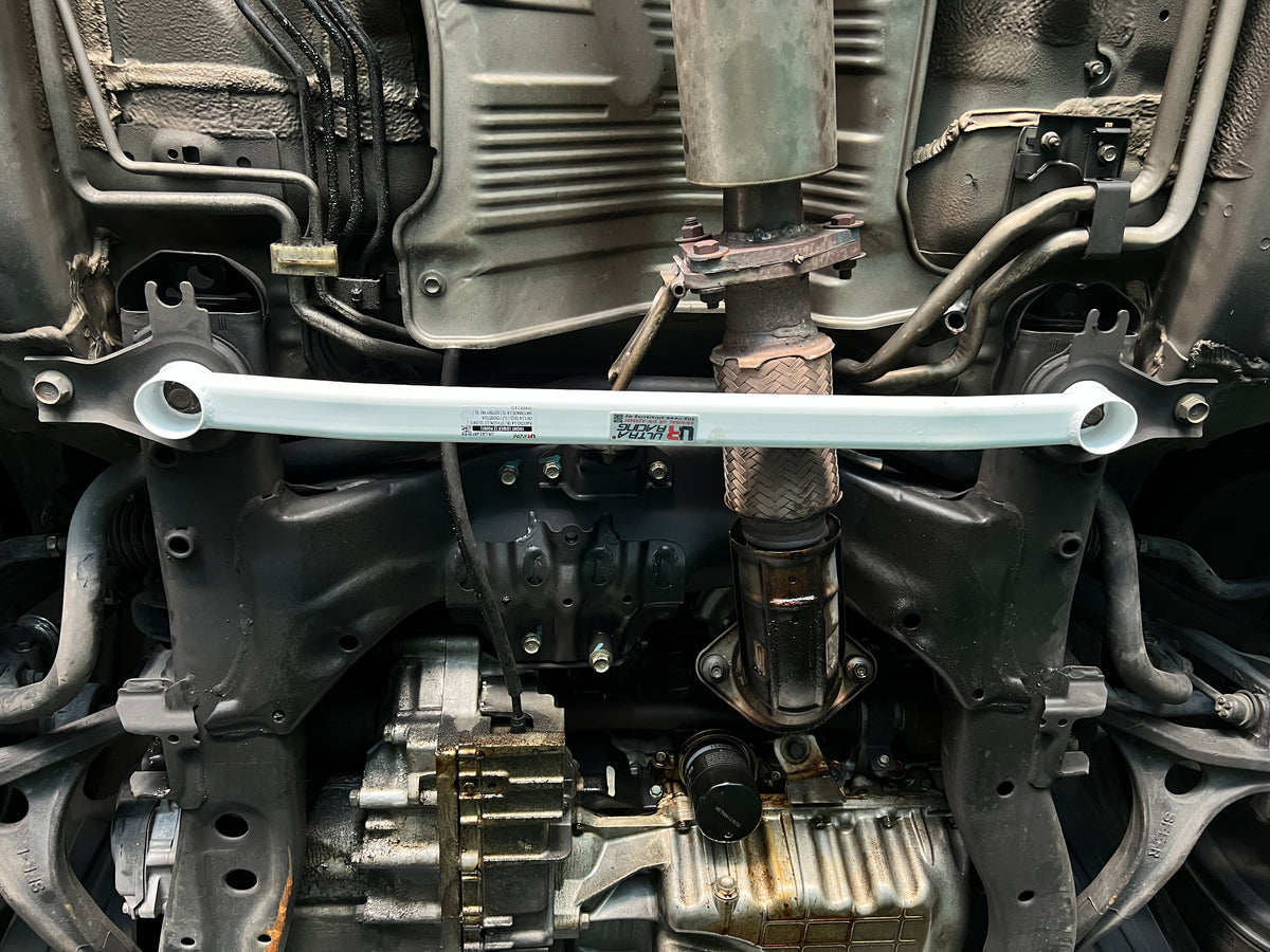 Ultra Racing Front Lower Brace-7