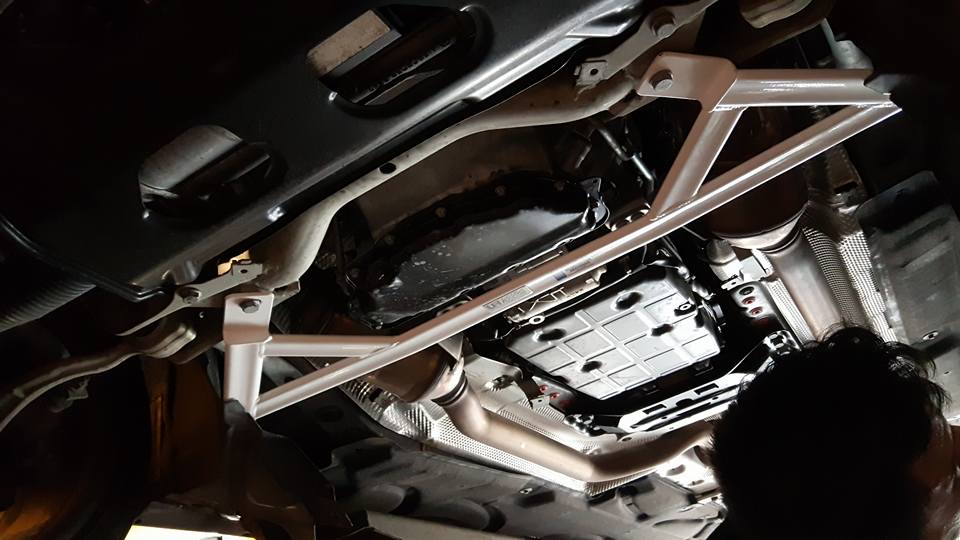 Ultra Racing Front Lower Brace-504