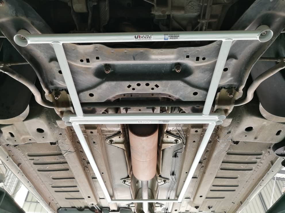 Ultra Racing Front Lower Brace-694