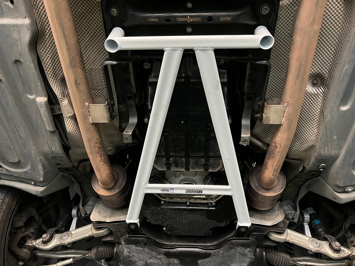 Ultra Racing Front Lower Brace-531