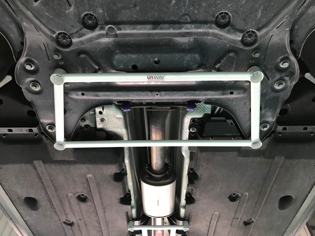 Ultra Racing Braces Volvo XC40 – Front Lower Bar / Front Member Brace