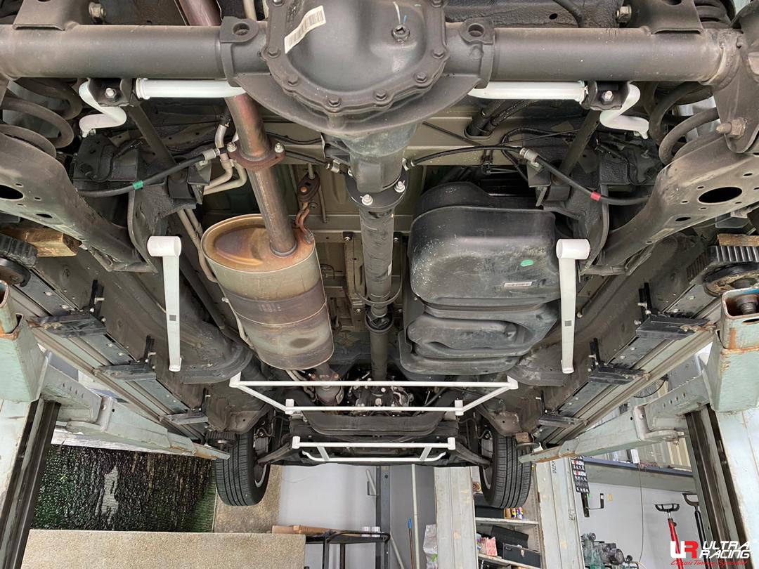 Ultra Racing Front Lower Brace-466