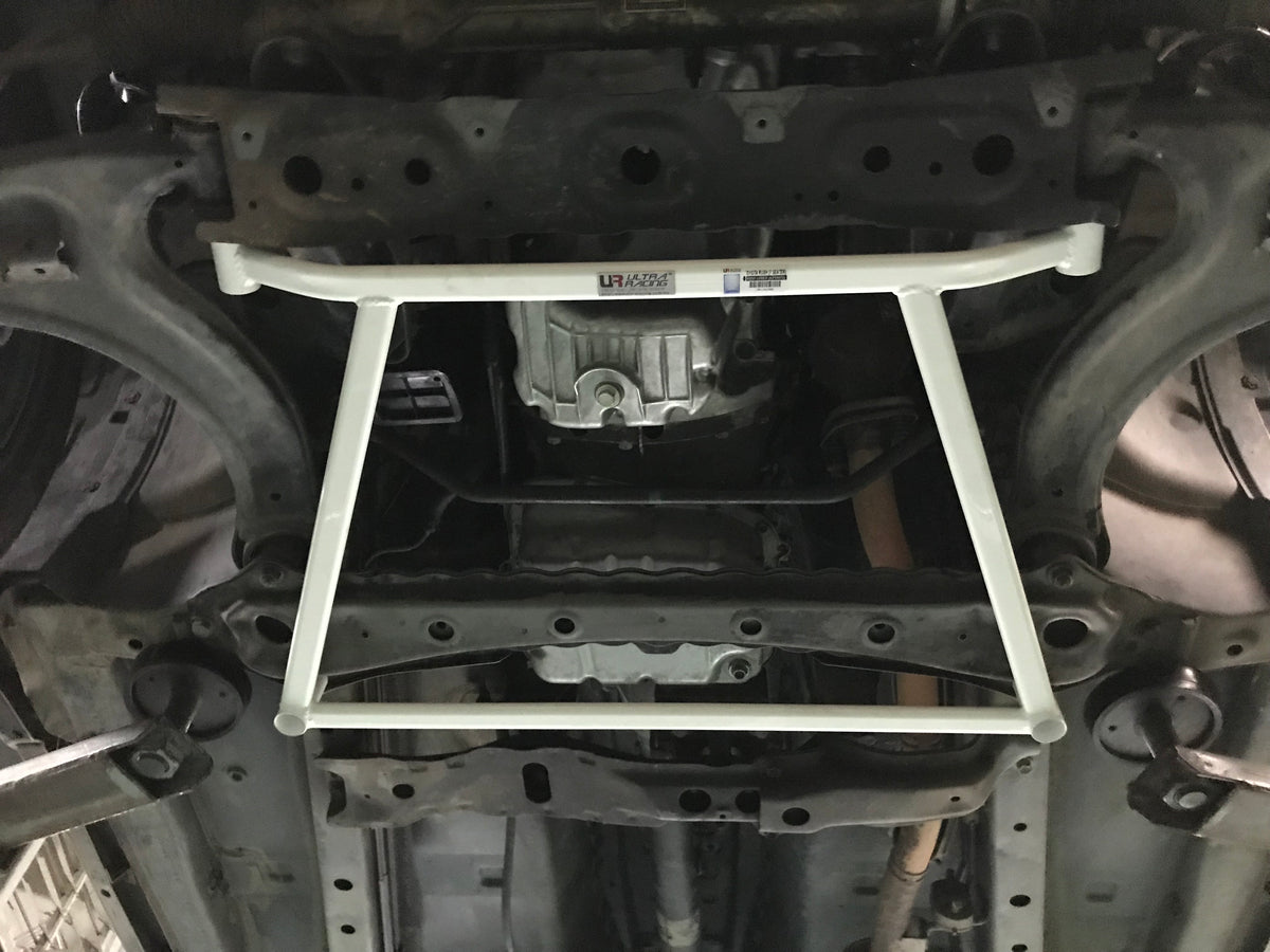 Ultra Racing Front Lower Brace-684