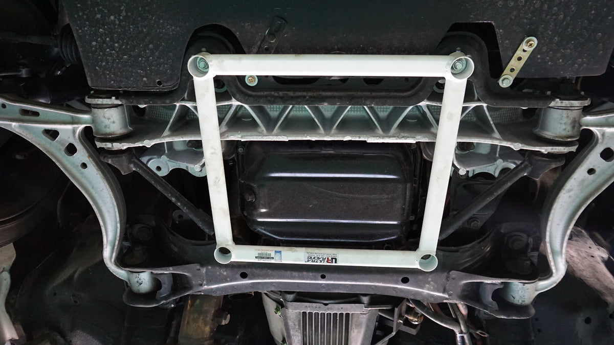 Ultra Racing Front Lower Brace-926