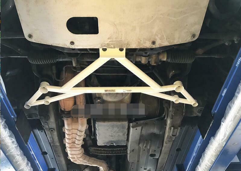 Ultra Racing Front Lower Brace-843