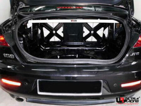 Ultra Racing Braces Alfa Romeo 159 – Rear Strut Bar / Rear Tower Bar - UR-RE2-1605