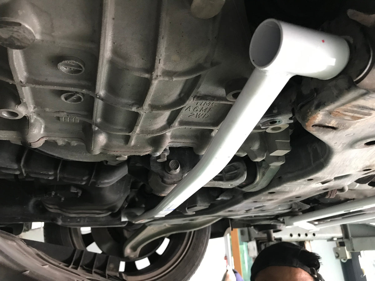 Ultra Racing Rear Lower Brace-350