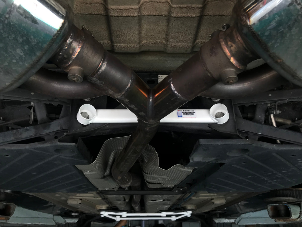 Ultra Racing Rear Lower Brace-654