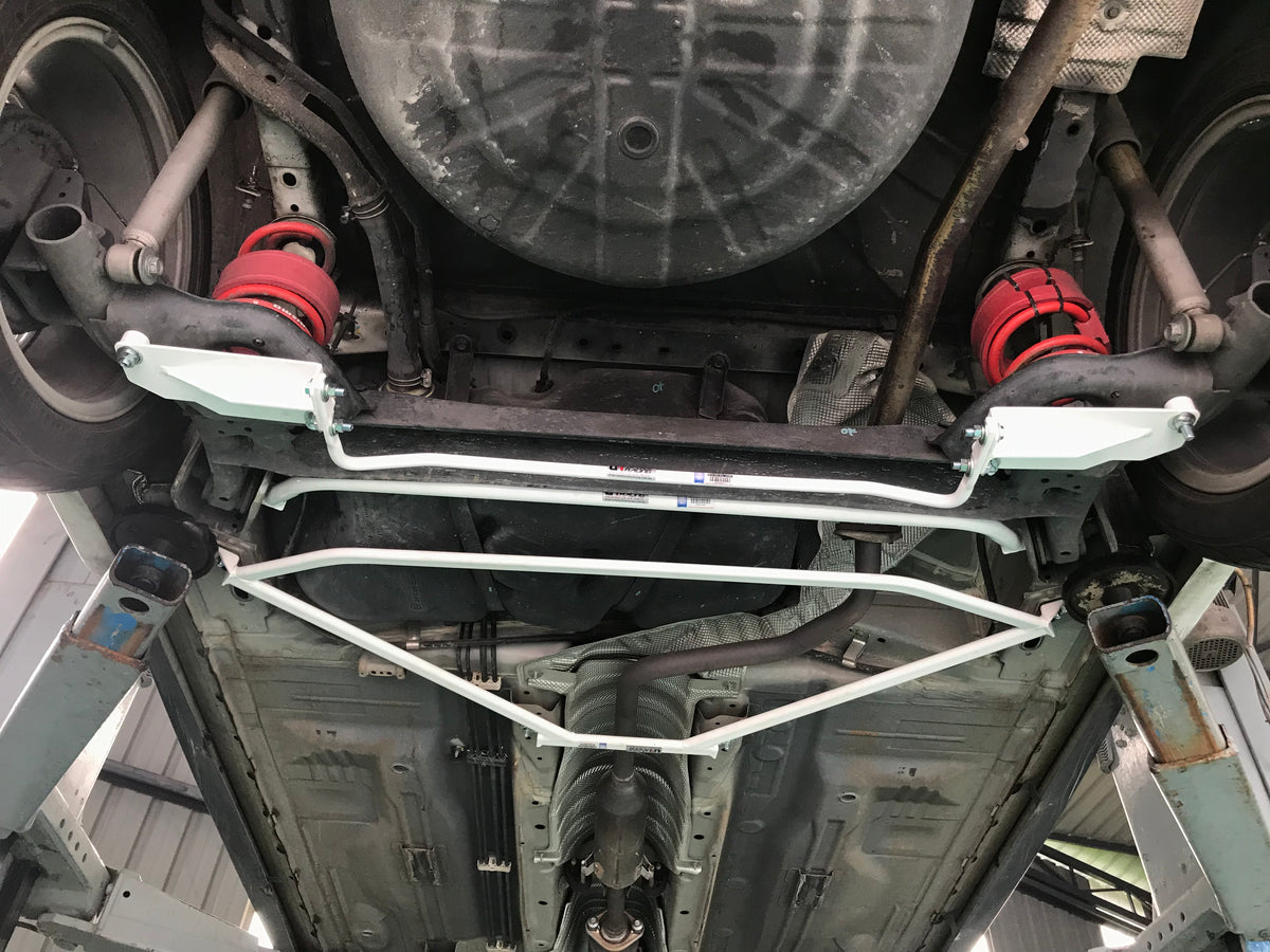 Ultra Racing Rear Lower Brace-698