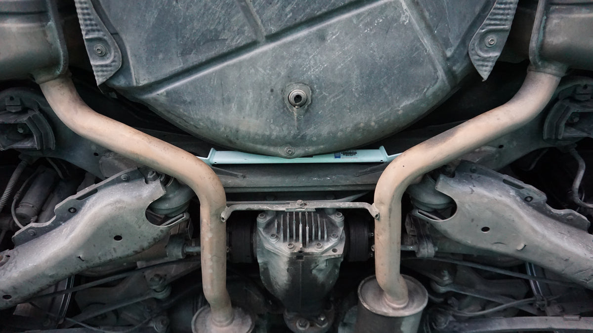 Ultra Racing Rear Lower Brace-633