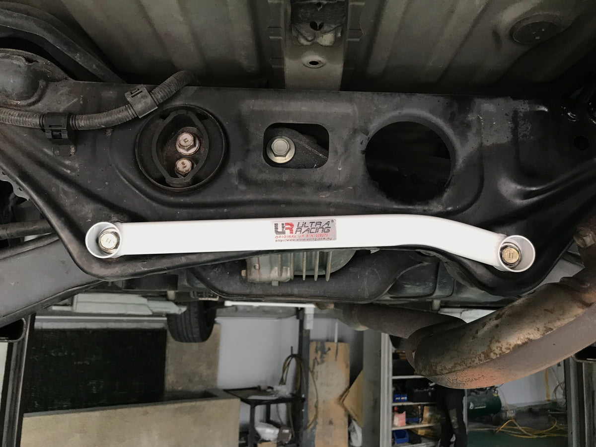Ultra Racing Braces Toyota Wish – Rear Lower Bar / Rear Member Brace