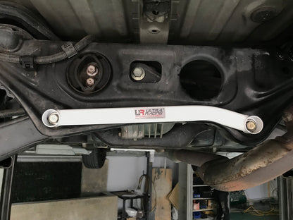 Ultra Racing Braces Toyota Wish – Rear Lower Bar / Rear Member Brace