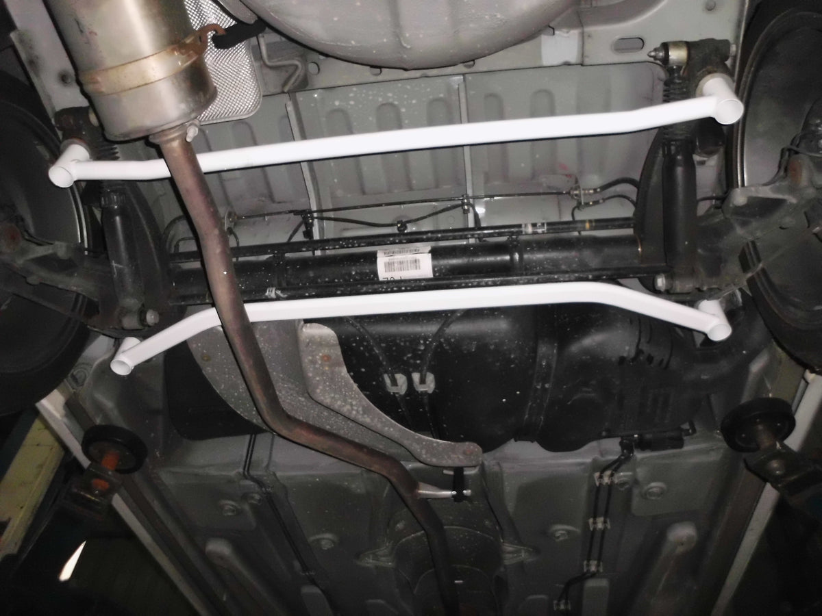 Ultra Racing Rear Lower Brace-777