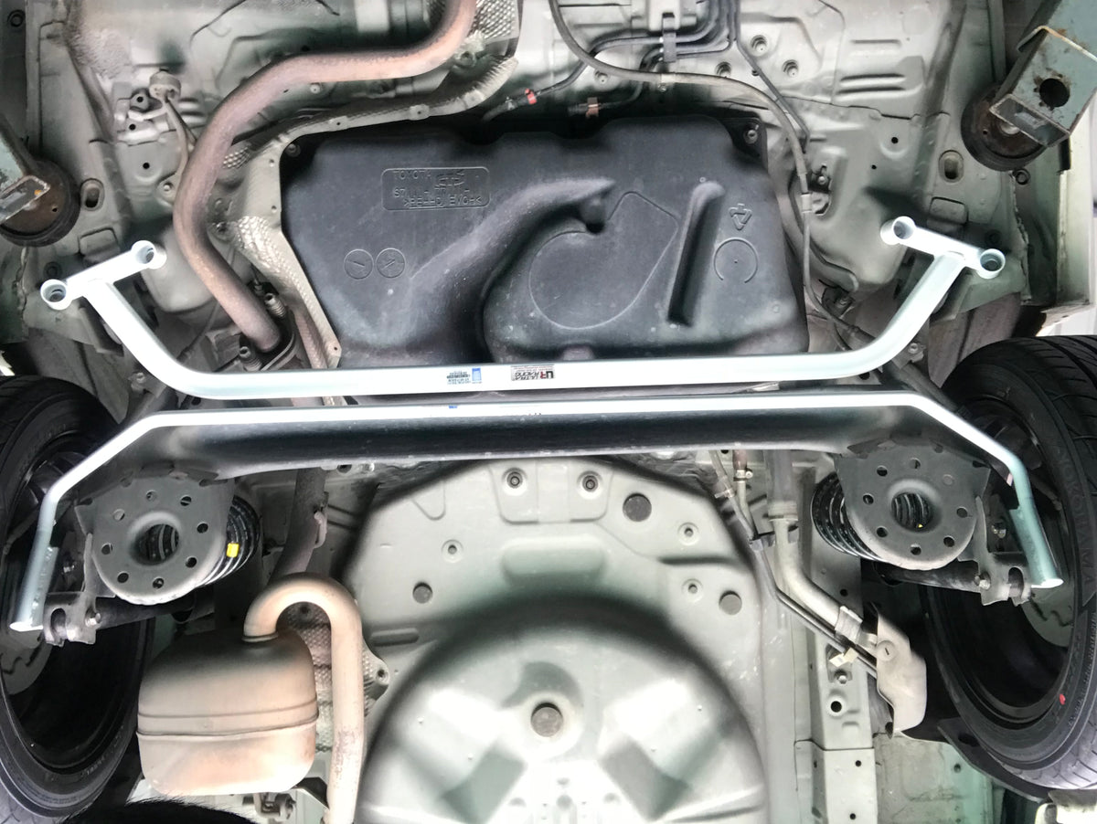 Ultra Racing Braces Scion XD, Toyota Prius C / Vios / Yaris – Rear Lower Bar / Rear Member Brace