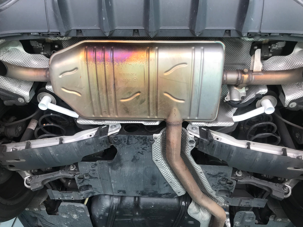 Ultra Racing Rear Lower Brace-618
