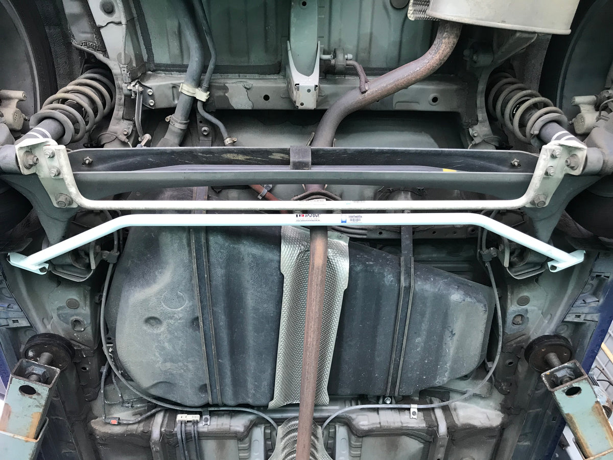 Ultra Racing Rear Lower Brace-1038