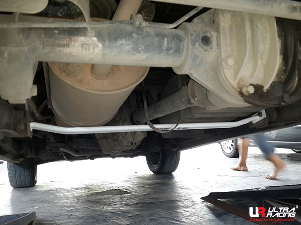 Ultra Racing Braces Suzuki APV – Rear Lower Bar / Rear Member Brace