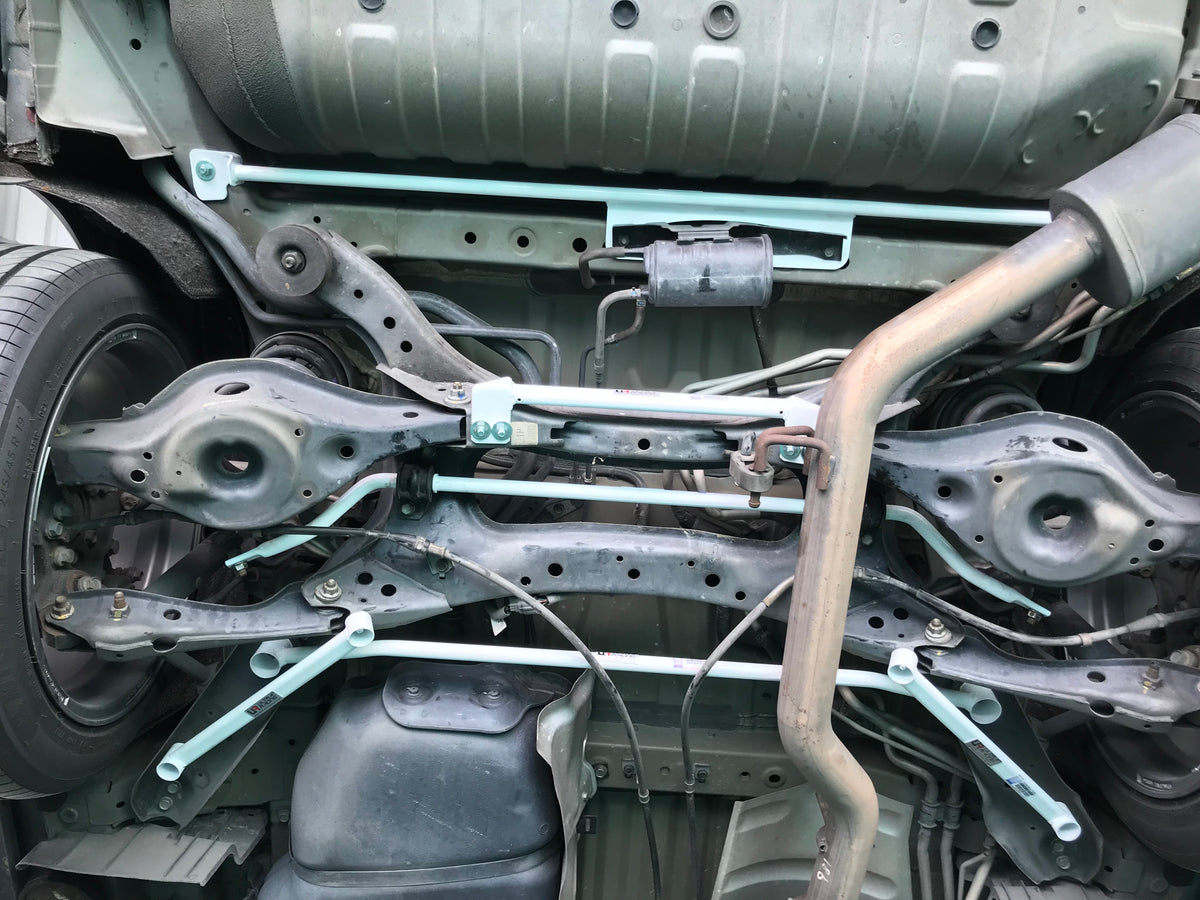 Ultra Racing Rear Lower Brace-714