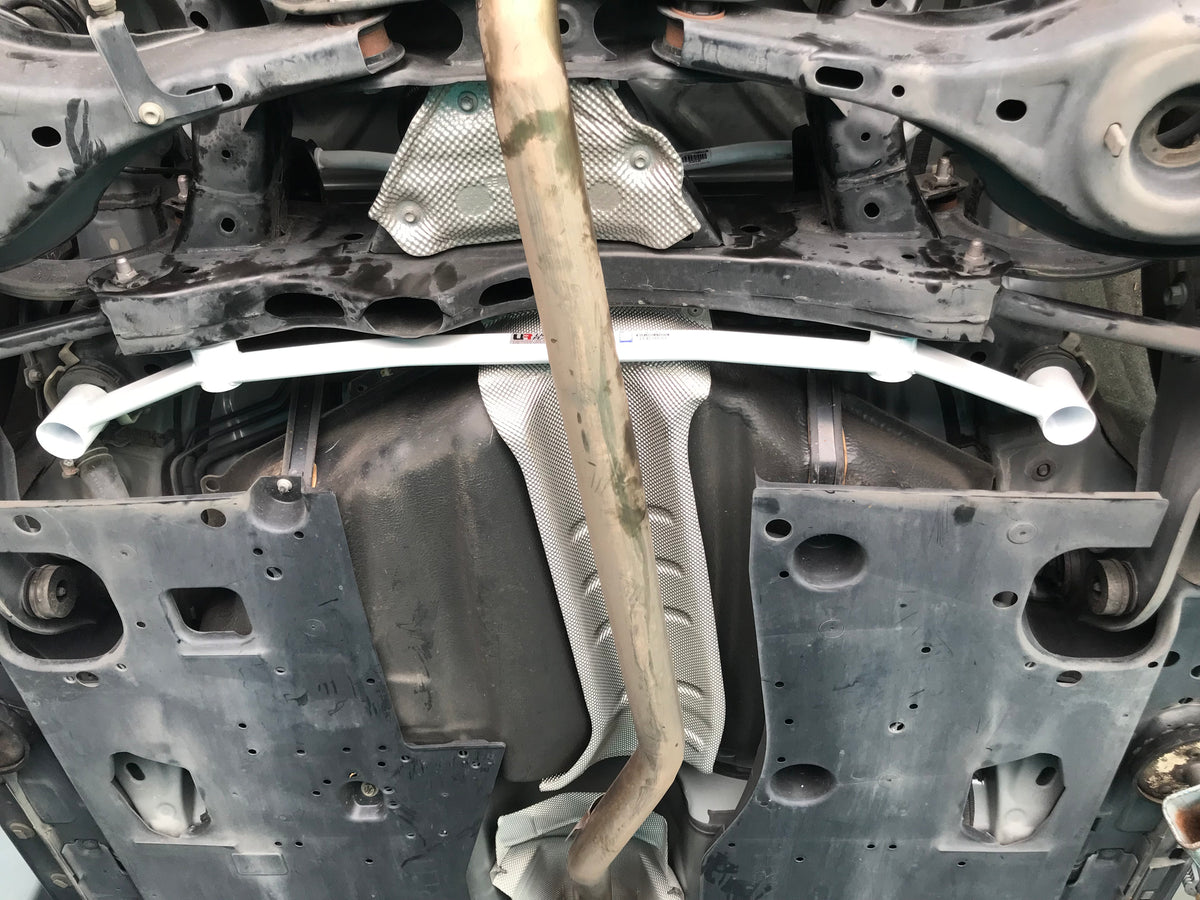 Ultra Racing Rear Lower Brace-576