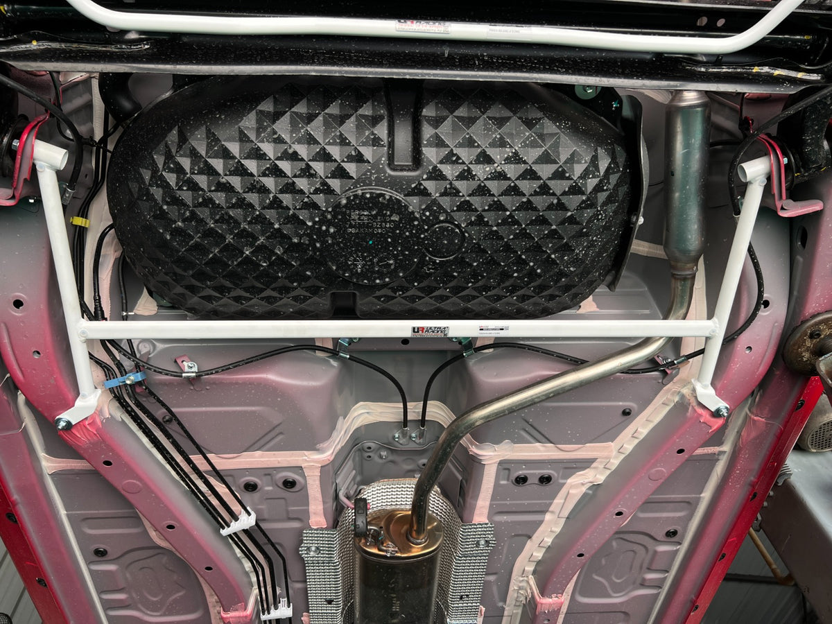 Ultra Racing Rear Lower Brace-768