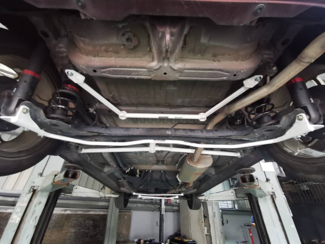 Ultra Racing Rear Lower Brace-326