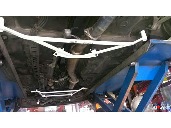 Ultra Racing Braces Mazda RX-7 – Rear Lower Bar / Rear Member Brace