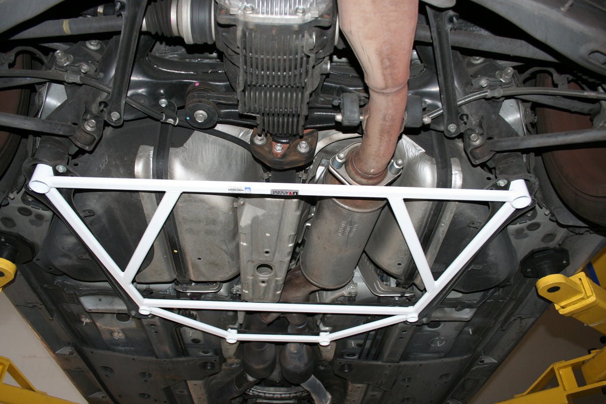 Ultra Racing Rear Lower Brace-526