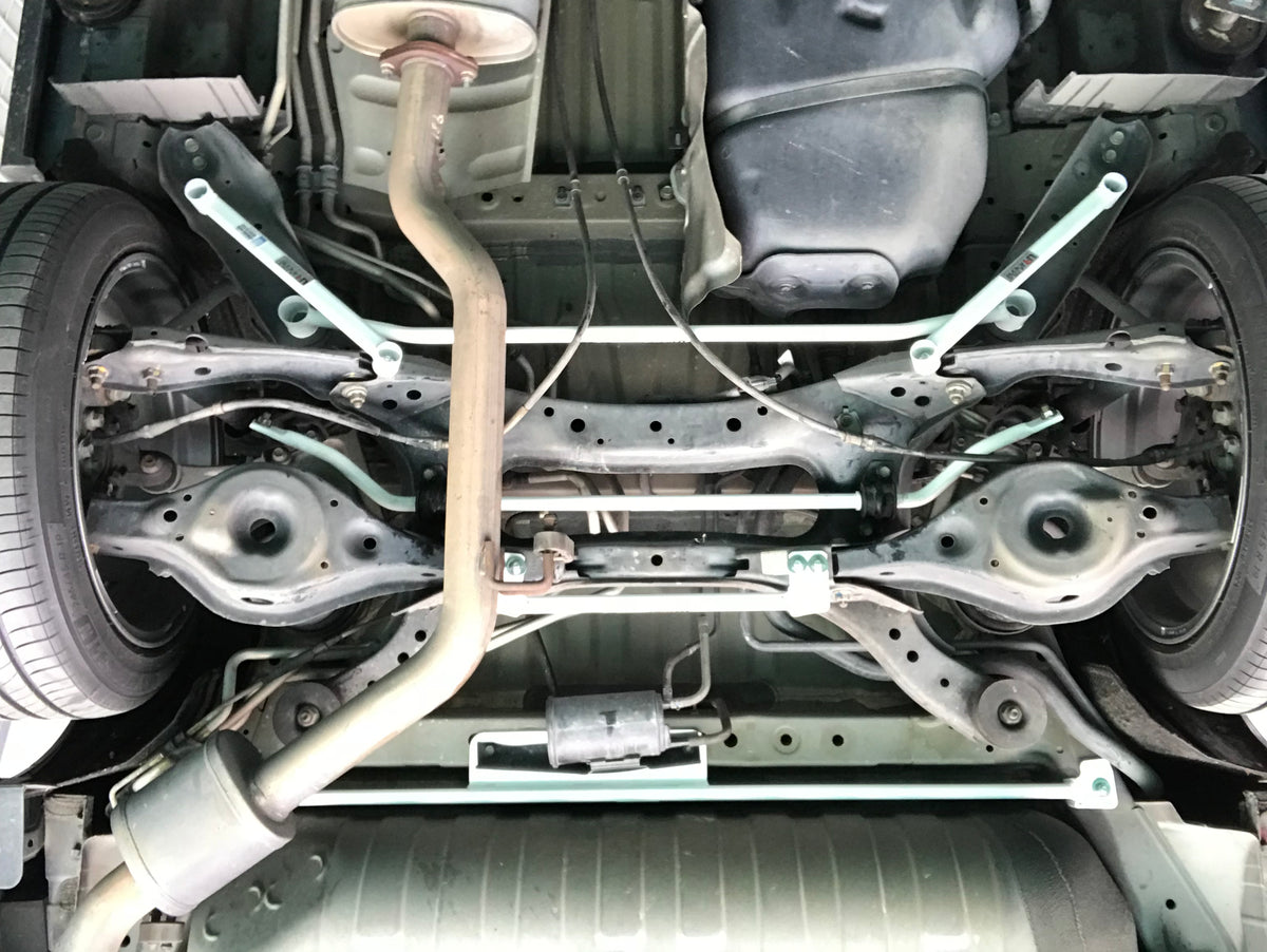 Ultra Racing Rear Lower Brace-715