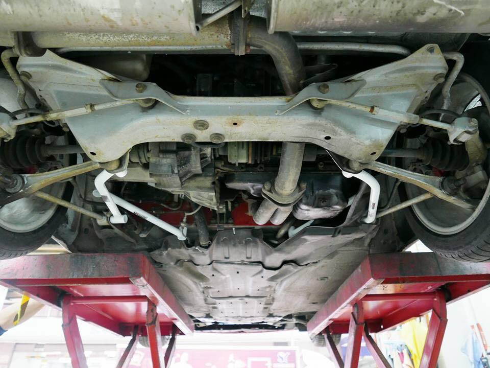 Ultra Racing Rear Lower Brace-1013
