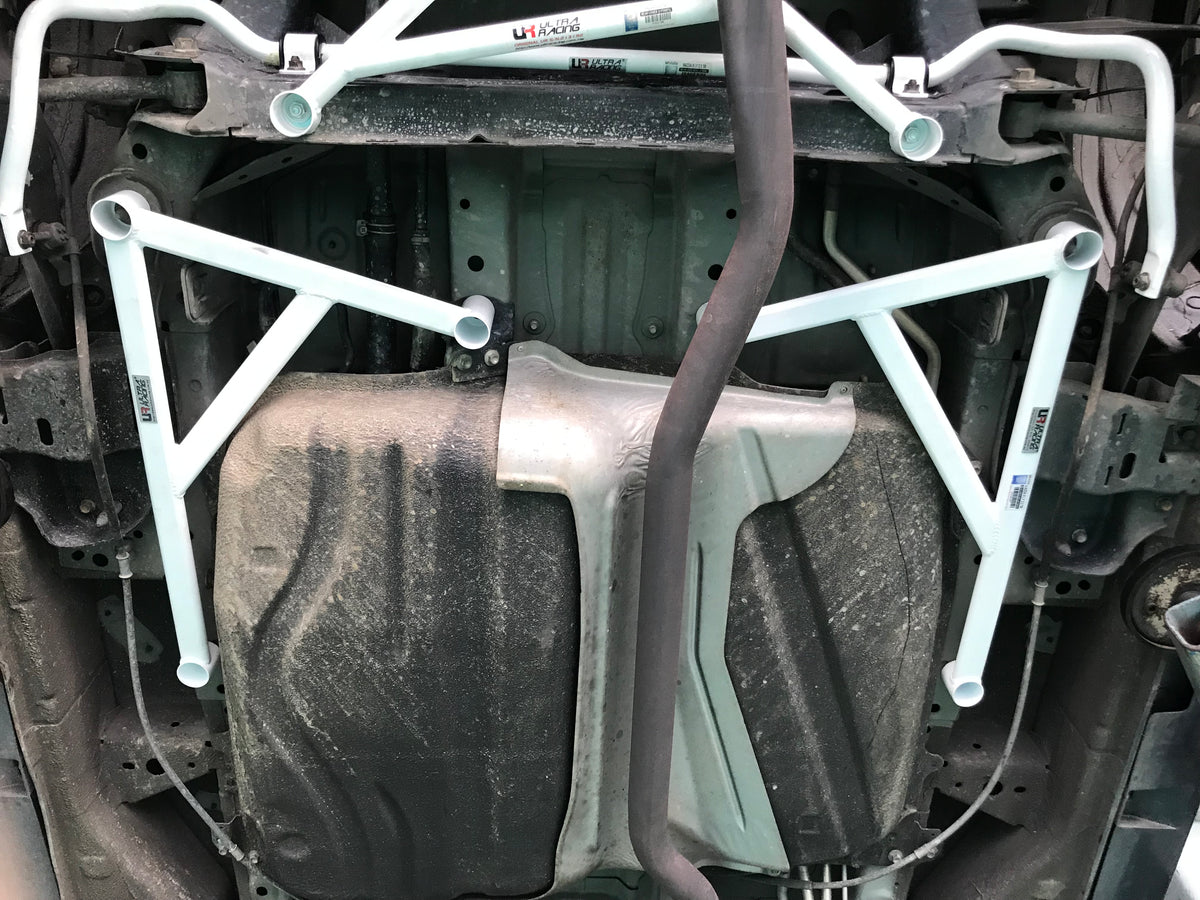Ultra Racing Rear Lower Brace-578