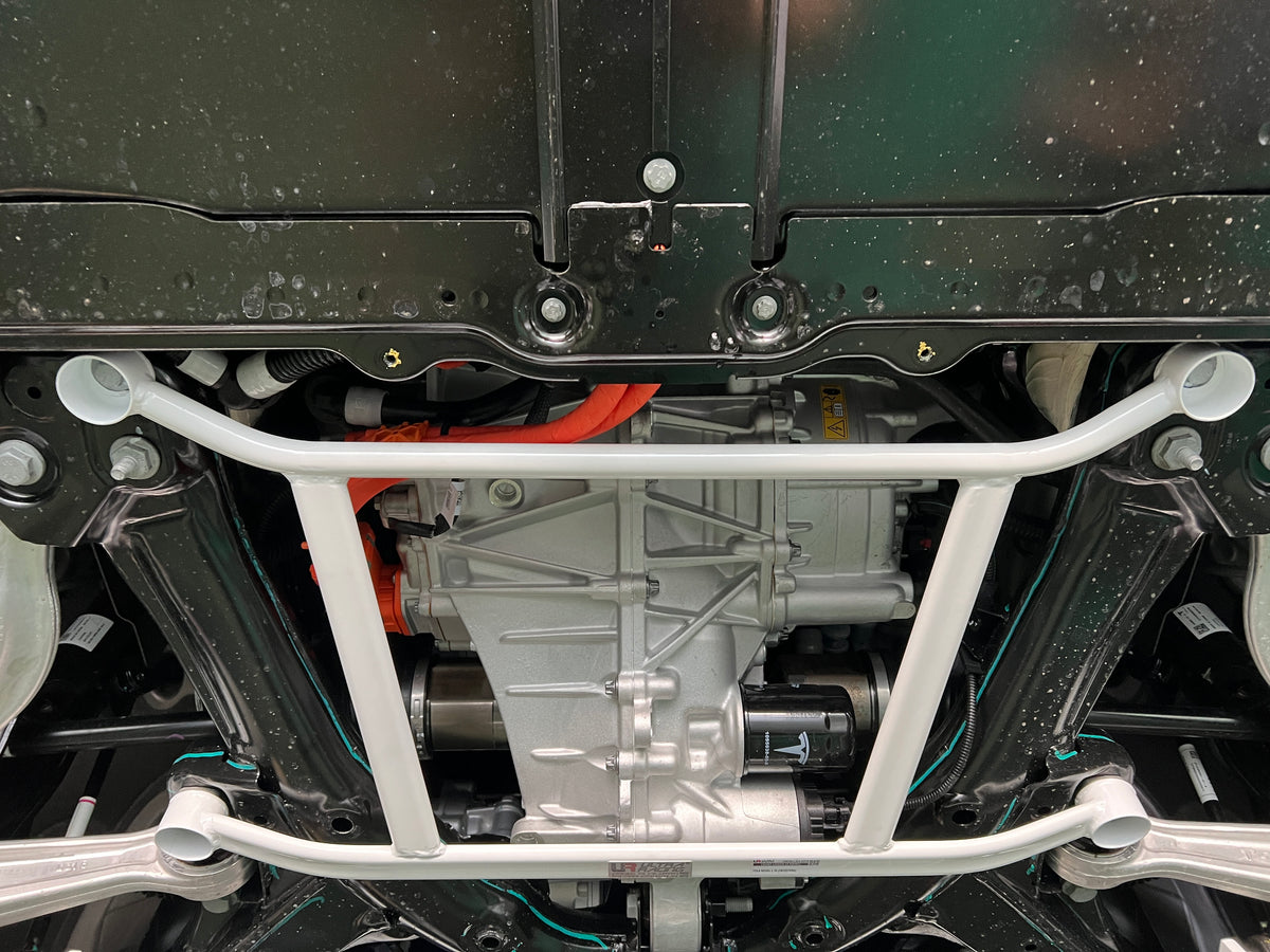 Ultra Racing Front Lower Brace-835