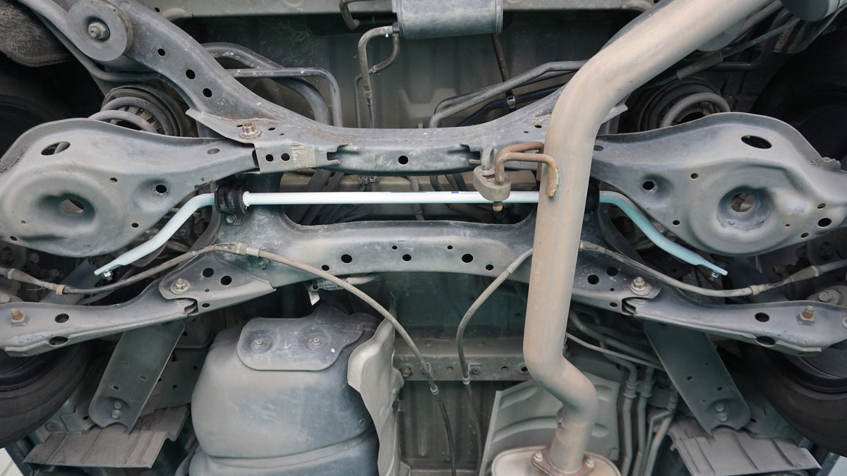Ultra Racing Braces Nissan Elgrand – Rear Anti-Roll Bar / Rear Sway Bar / Rear Stabilizer Bar
