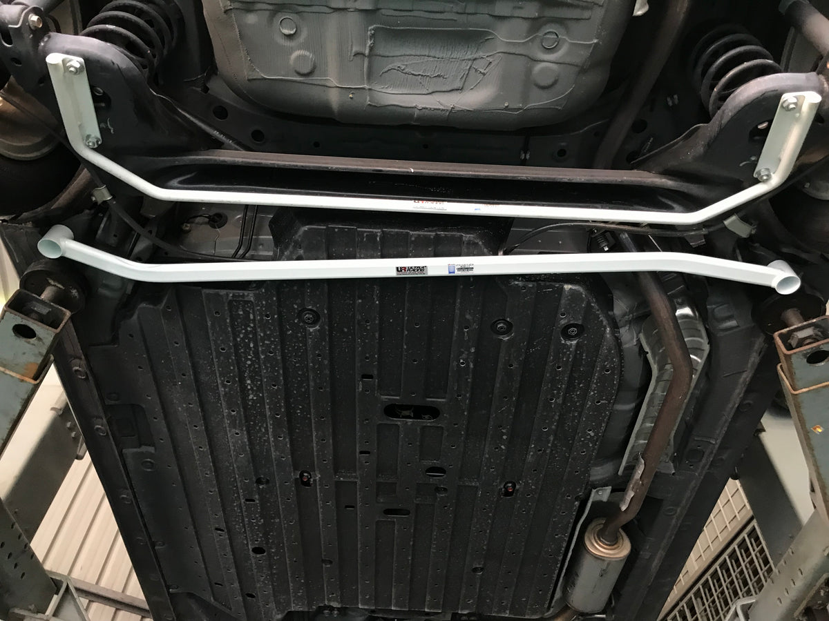 Ultra Racing Braces Honda Fit / Jazz / Shuttle – Rear Lower Bar / Rear Member Brace