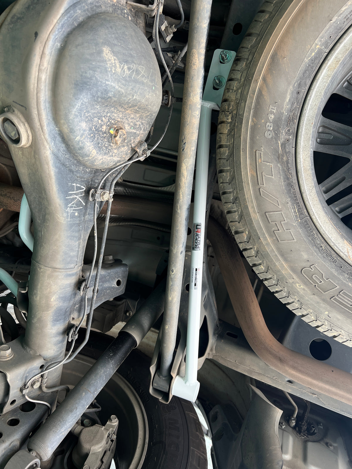 Ultra Racing Rear Lower Brace-977