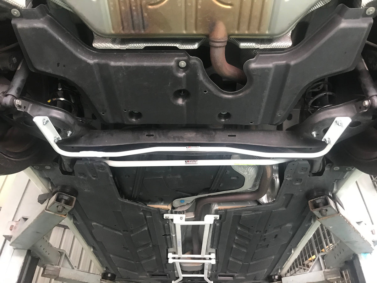 Ultra Racing Rear Lower Brace-617
