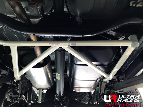 Ultra Racing Braces Mitsubishi Triton L200 – Rear Lower Bar / Rear Member Brace - URTH-RL4-3351 - image 2