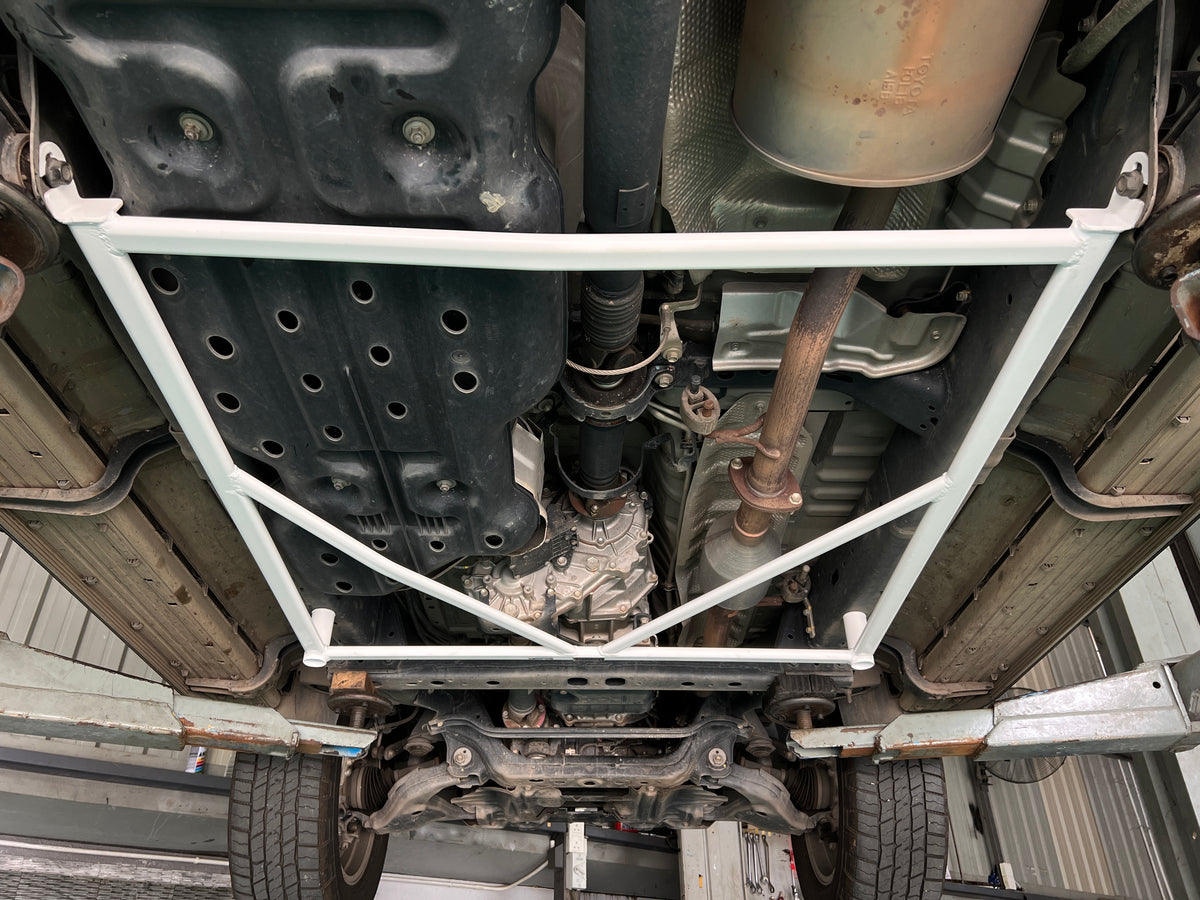 Ultra Racing Rear Lower Brace-978