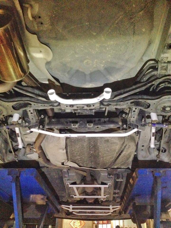 Ultra Racing Rear Lower Brace-232