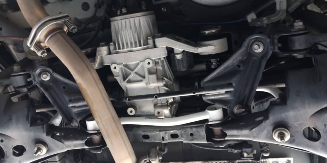 Ultra Racing Rear Lower Brace-540