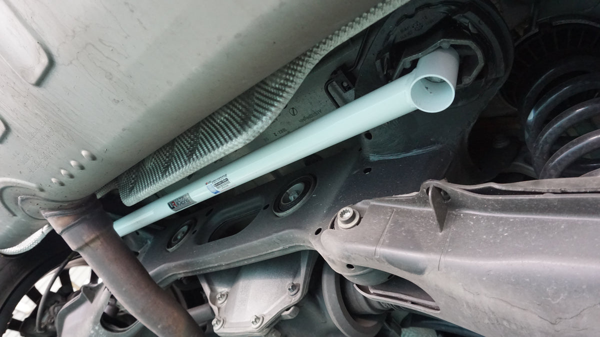 Ultra Racing Rear Lower Brace-607