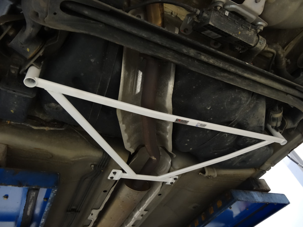 Ultra Racing Rear Lower Brace-559